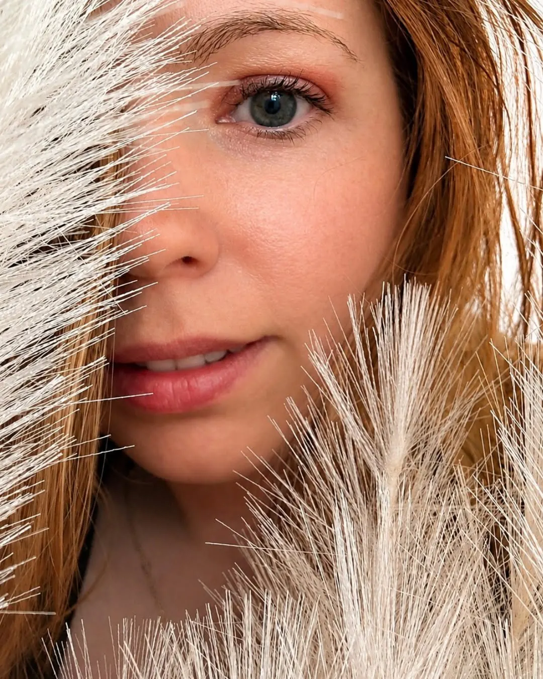 Regard sublimé par un rehaussement et une teinture de cils